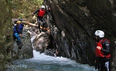 Family canyoning tour down Kinu river