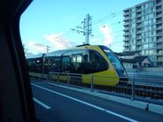 車窓から見るLRT♪2023年に開業したばかりの次世代型路面電車がある街、宇都宮市♪（画像はイメージ）